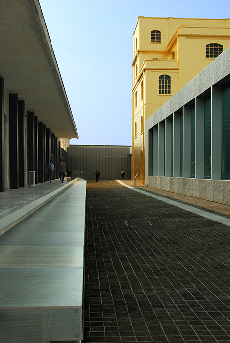 08015_MILAN_PRADA_03_Lucas Goy